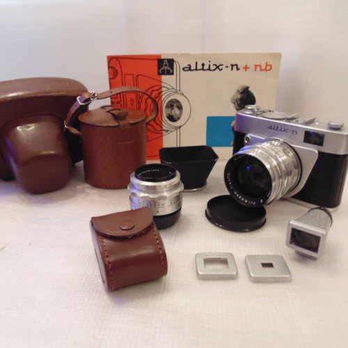 Altix-n 1960 camera used with 2 lenses and accessories