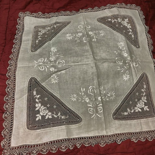 Tablecloth handmade with two matching napkins