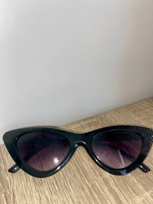 Women's black sunglasses like new, worn few times