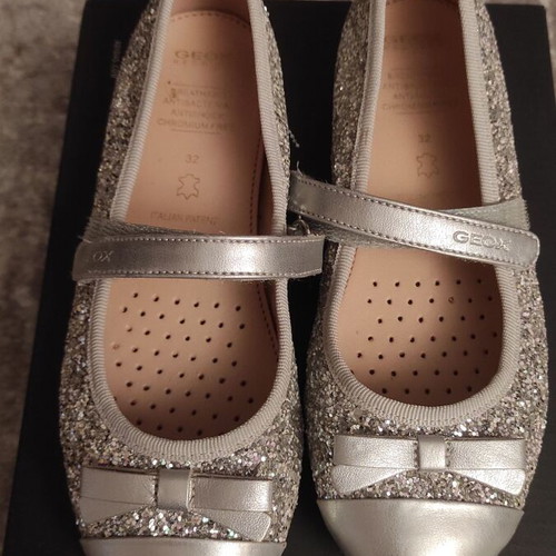 Geox children's ballerinas anatomical with scratches size 32 like new, silver