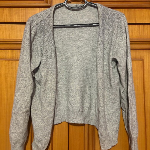 Knitted cardigan like new with embroidered shoulder decorations gray silver
