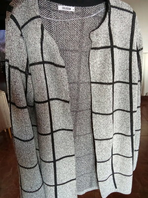 Winter cardigan like new, black and white, size M