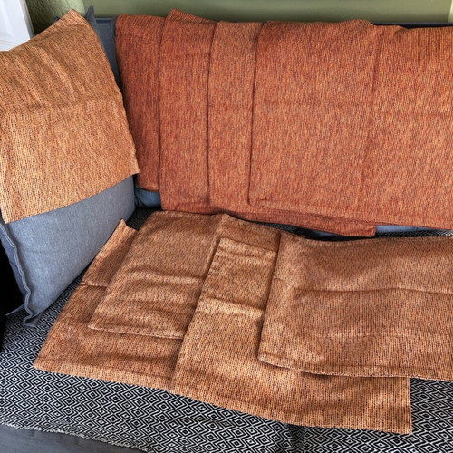 Pillowcases like new, set of 5 small 44x44 and 4 large 60x60 orange/beige