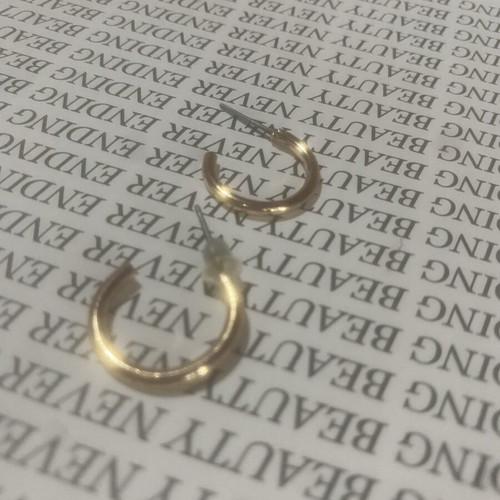 Gold earrings new, nice size and color