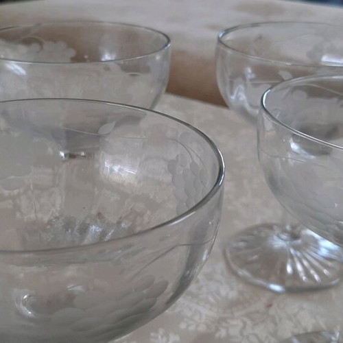Vintage champagne glasses used, set of 6 with carved designs