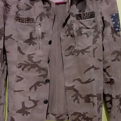 Please mako jacket like new, medium/large, green
