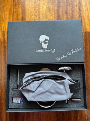Shaving kit for men new with 10 blades and accessories