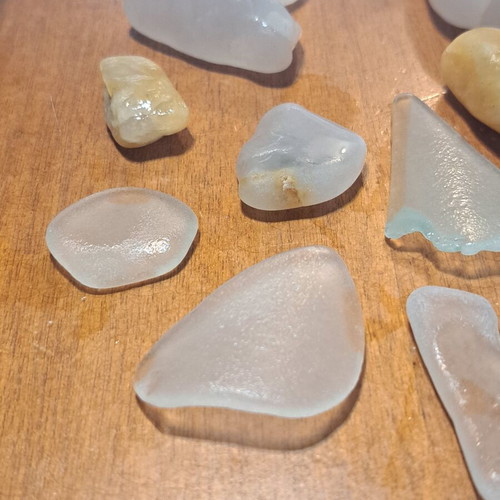 Natural stones and sea glass like new, various sizes and shapes