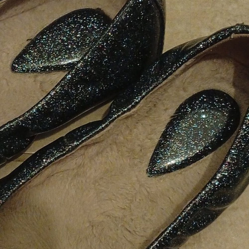 Children's sparkly ballerinas size 26, black glitter, used