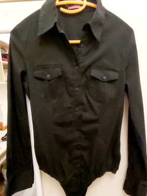 Bodysuit shirt like new, size L