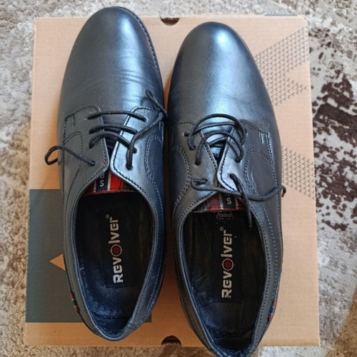 Leather men's scarponi size 42 like new, black