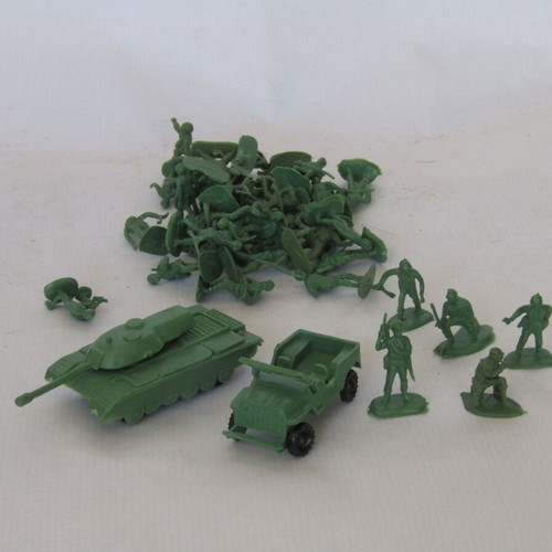 Vintage plastic military figures with vehicles used, 1980s