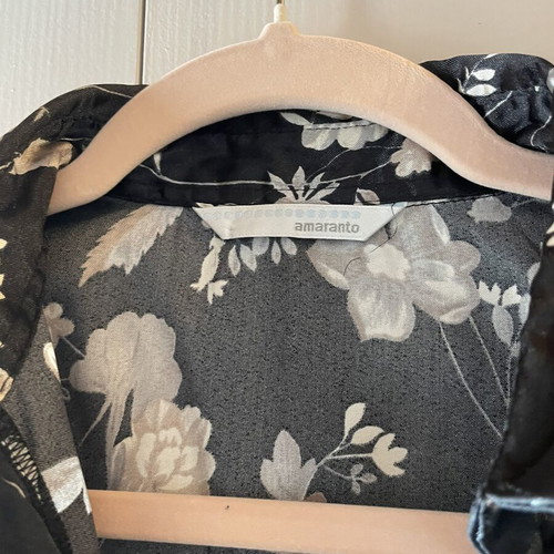 Shirt like new, unique and beautiful design