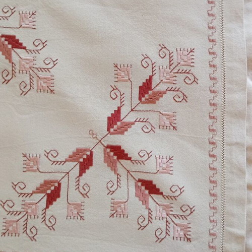 Authentic Handmade Karsaniko Tablecloth Lefkada vintage, excellent condition