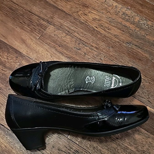 Boxer leather pumps with patent details, 4.5 cm heel, size 39 like new