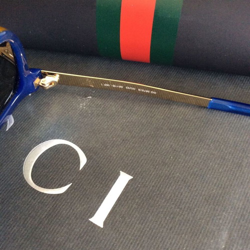 Gucci sunglasses brown frame blue mirror lens like new