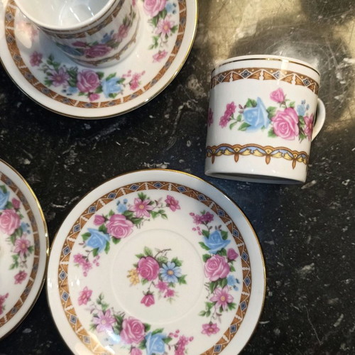 Porcelain coffee cups from China like new, vintage