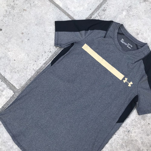 Under Armour compression shirt like new, medium, grey