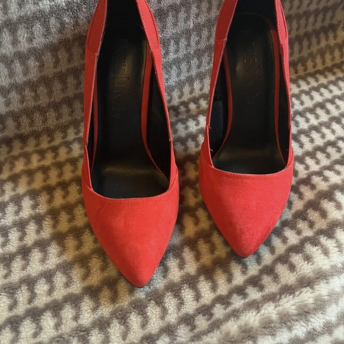 Bershka red suede pumps like new, 10cm heel, size 40