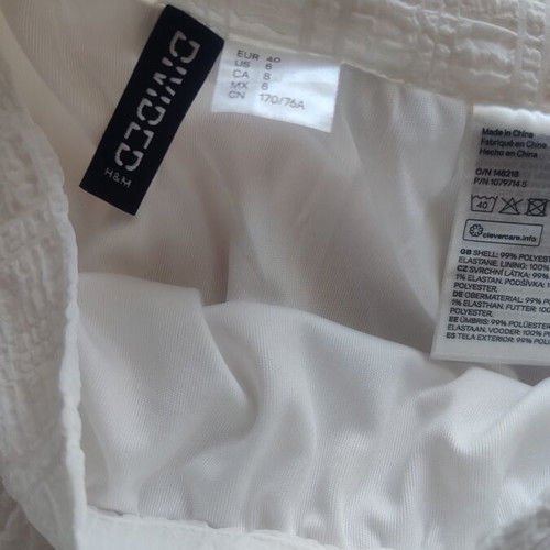 H&M skirt size 40 white like new