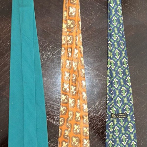 Set of 3 Men's Ties Like New, Classic & Elegant