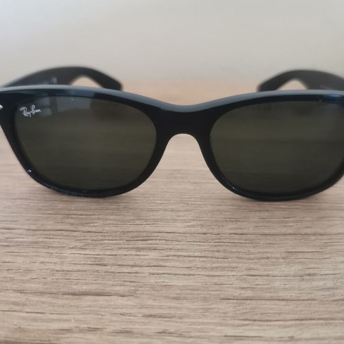 Rayban Wayfarer sunglasses, unisex, authentic, black