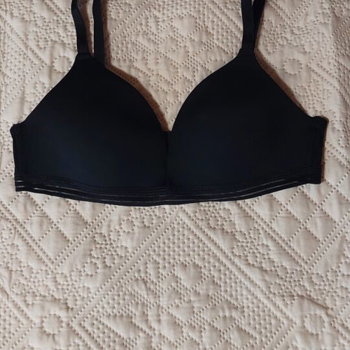 Bra 75A black like new, comfortable without underwire