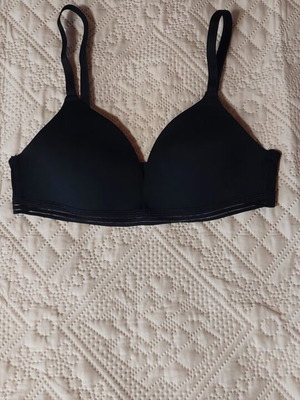 Bra 75A black like new, comfortable without underwire