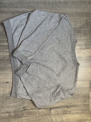 Lakers sweatshirt