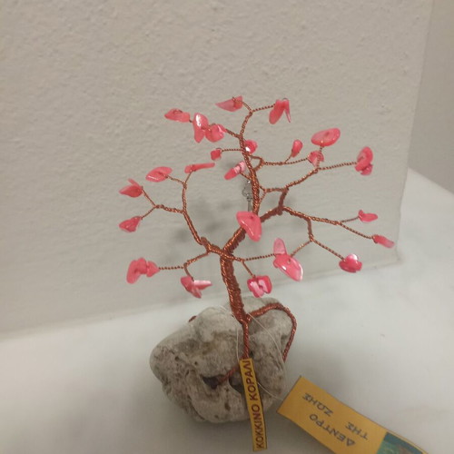 Decorative tree of copper and semi-precious stones new