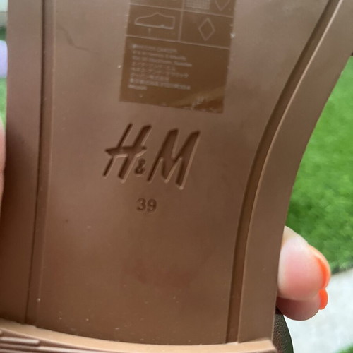 H&M Gold Sandals like new, size 39