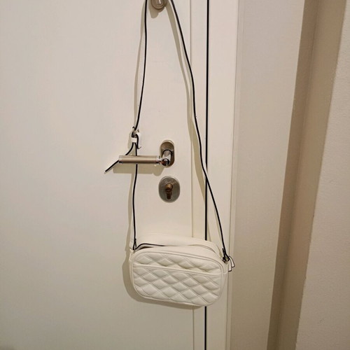 White quilted crossbody shoulder bag like new