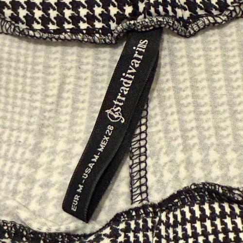 Stradivarius leggings pants size M, like new, black and white checkered