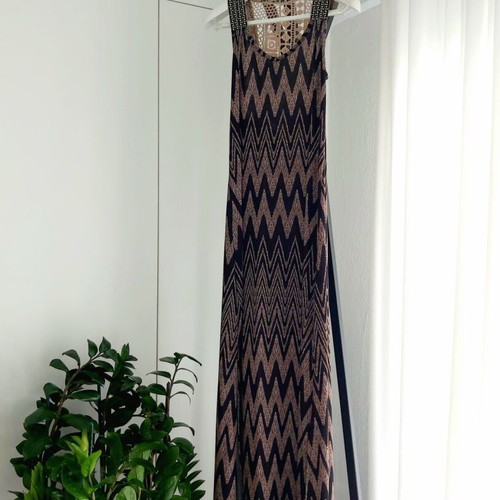 Access maxi dress like new, fitted with embroidery, black and beige