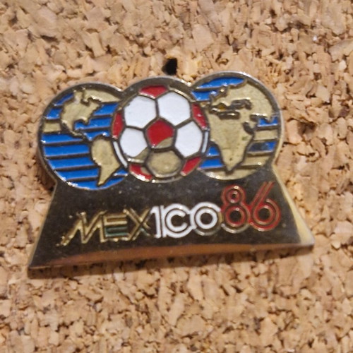 Mexico 86 pin like new