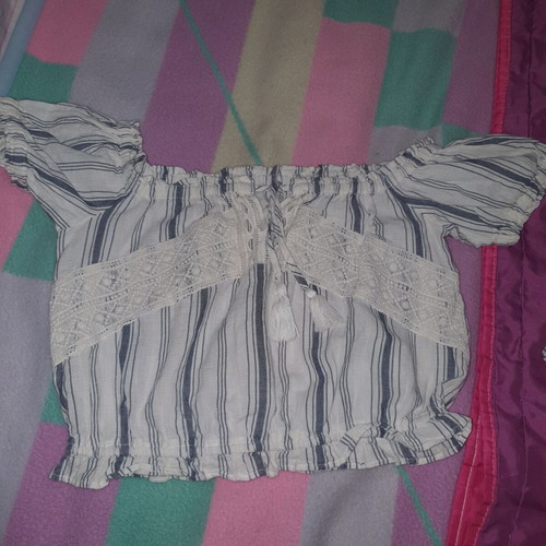 Off-shoulder blouses set of 2, like new, size L
