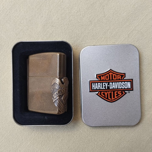 Zippo 1997 Harley-Davidson Eagle & Banner lighter mint condition