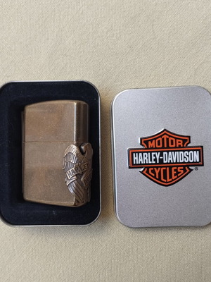 Zippo 1997 Harley-Davidson Eagle & Banner запалка като нова с кутия