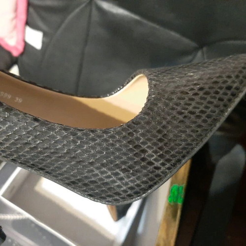 Black high heel shoes like new, size 39, crocodile pattern
