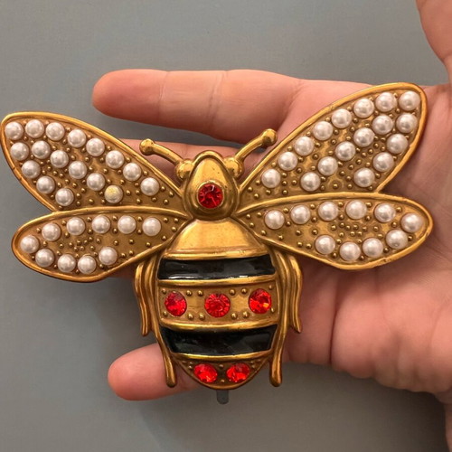 Metal bee for crafts multicolored new