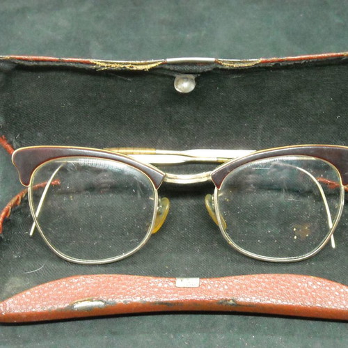 Antique women's butterfly glasses with case in good condition