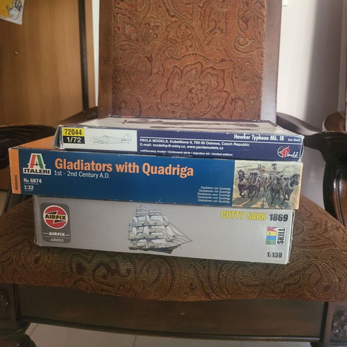 Italeri Gladiators with Quadriga model kit like new, sealed in box