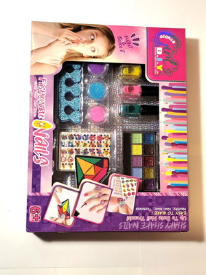 Παιδικό Mega Σετ Διακόσμησης Νυχιών Fashionable Nails Girl's Studio D.I.Y.