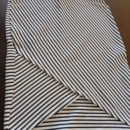 Striped elastic skirt Bershka like new, size Small, black and white