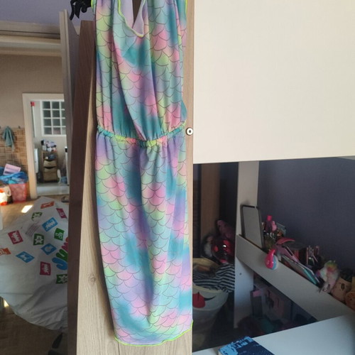 Girls' beach dress size 8 with mermaid scale design, like new