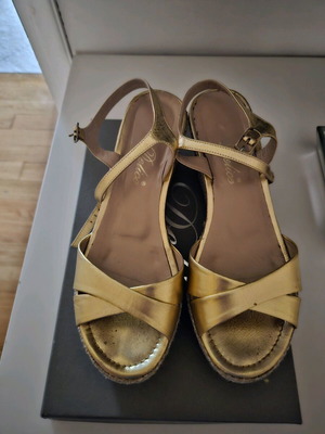 Gold platform sandals like new, size 38