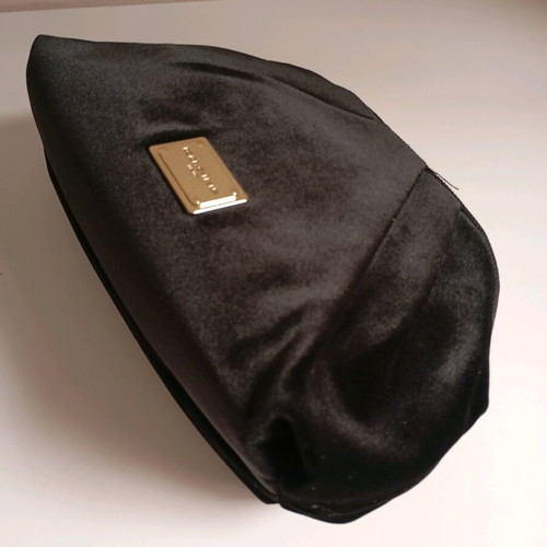 D&G women's velvet toiletry bag new black