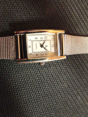 Quartz women's watch new, slim design