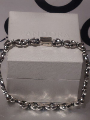 Pandora bracelet new, size 18, butterfly design with marquise stones