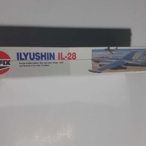 Modeling collectible ILYUSHIN IL-28 warplane new sealed 1:72 scale